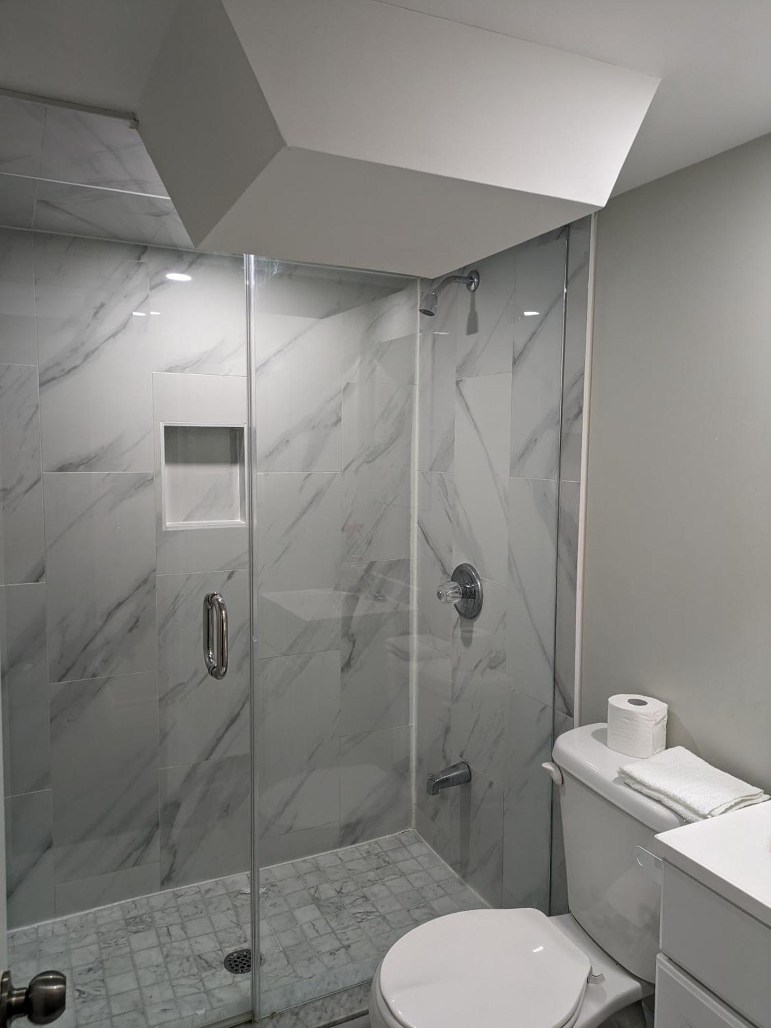 Stunning Furnished 2Bedroom/2Washroom Apartment Brampton Exterior foto