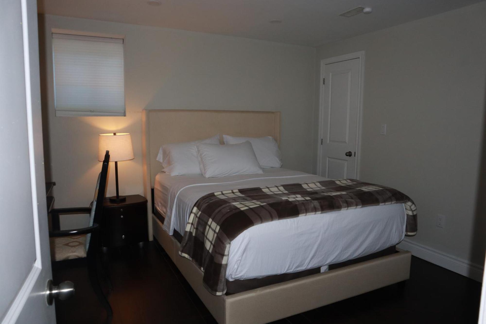 Stunning Furnished 2Bedroom/2Washroom Apartment Brampton Exterior foto