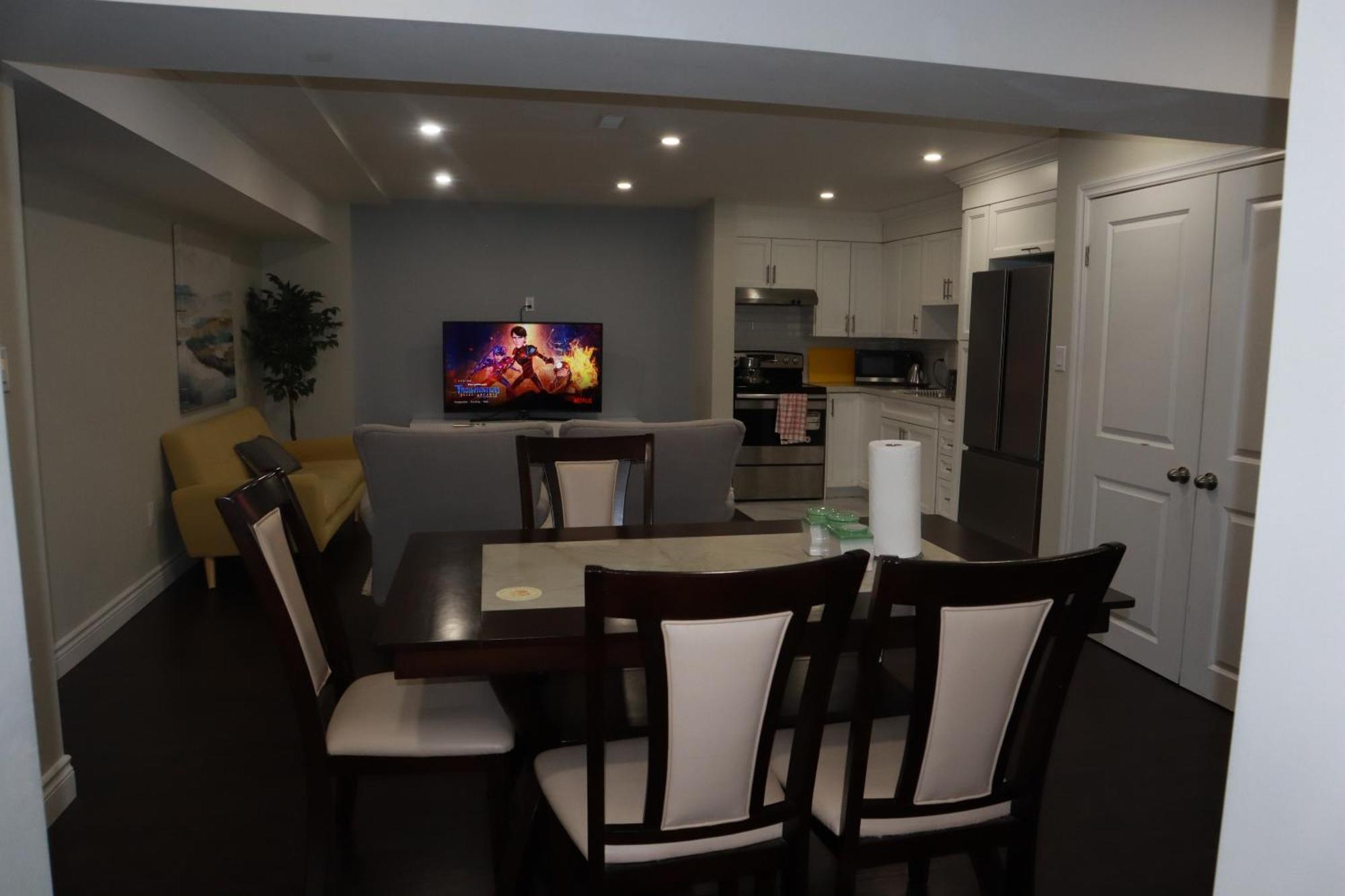Stunning Furnished 2Bedroom/2Washroom Apartment Brampton Exterior foto
