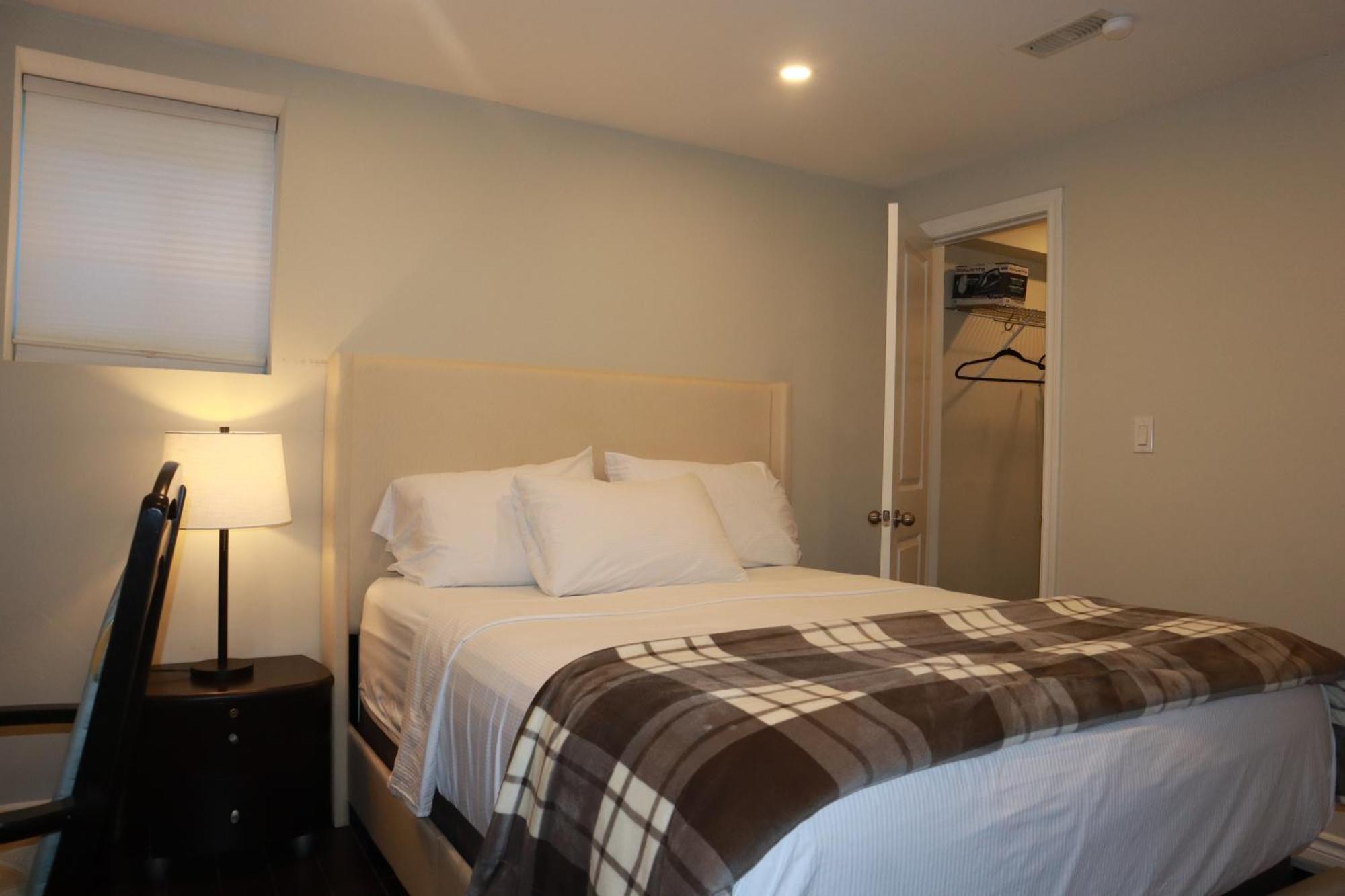 Stunning Furnished 2Bedroom/2Washroom Apartment Brampton Exterior foto